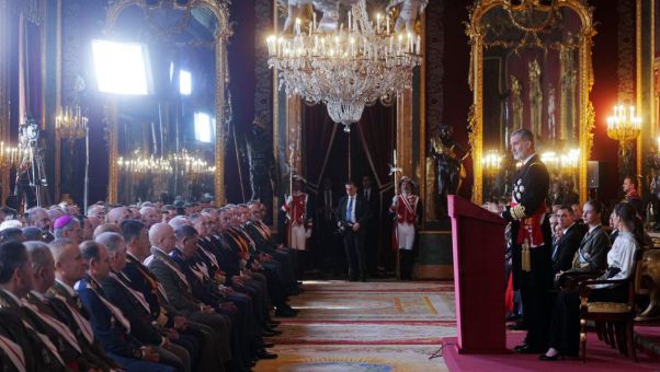 Como hizo en su discurso de Nochebuena, Felipe VI se ha referido a la Constitución, el marco que ha guiado “el camino libre y democráticamente” de los espa