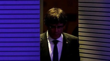 Puigdemont exige a Sánchez que multe a las empresas que no vuelvan a Cataluña