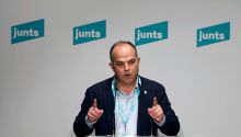 El PSOE y Junts ocultan los pactos sobre inmigración después de reunirse Cerdán y Turull