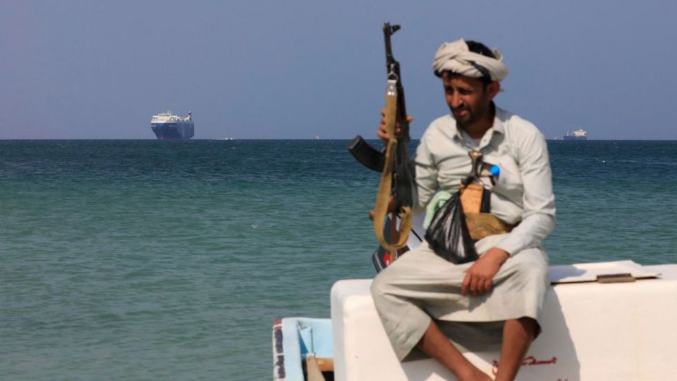 Los hutíes piden a la UE 'que no eche más leña al fuego' con su misión al mar Rojo