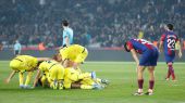 LaLiga. El Villarreal revive en un partido de locura que despide al Barcelona del campeonato