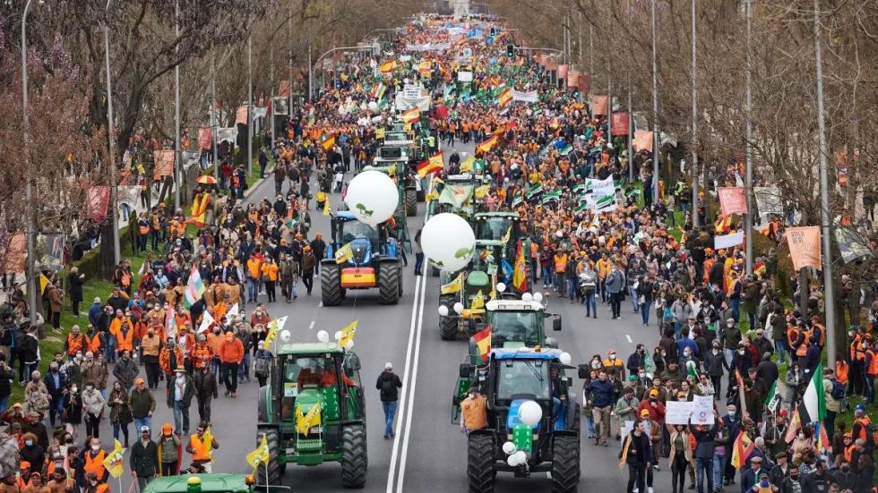 El campo convoca manifestaciones en toda España por la crisis del sector