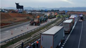 Las tractoradas de los agricultores colapsan decenas de carreteras en toda España