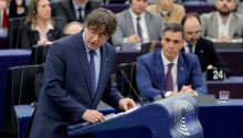 Puigdemont trata de defenderse de la 'trama rusa' atacando al PP, los jueces y la Eurocámara
