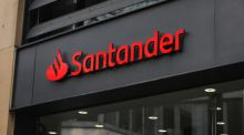 Santander ahorra 71 toneladas de papel en sus oficinas