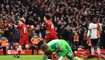 Premier League. El Liverpool se sobrepone a las bajas con una goleada de líder