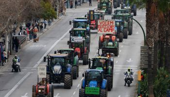 Siguen las tractoradas en Valencia, Murcia, Mérida y Pamplona y el bloqueo en la frontera