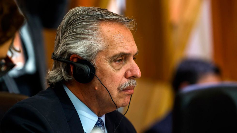 El expresidente Alberto Fernández, imputado por un escándalo de contratación de seguros