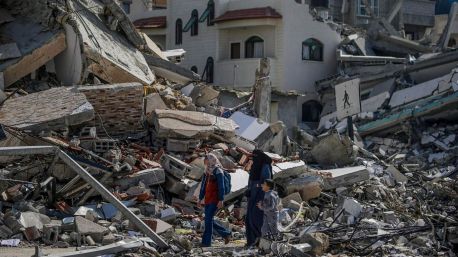 Cien muertos en un ataque israelí a palestinos que recibían ayuda humanitaria