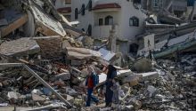 Cien muertos en un ataque israelí a palestinos que recibían ayuda humanitaria