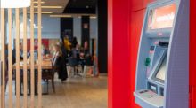 Santander, primer banco en España que permite a los clientes operar en el cajero sólo con el móvil