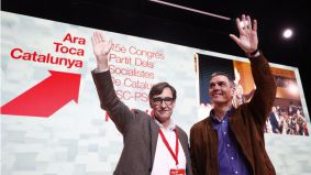 Sánchez estrena la campaña catalana como siempre: atacando al Partido Popular