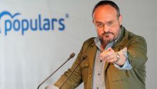 Fernández, a Puigdemont: 'Miles de catalanes plantaremos cara a lo que significas'