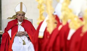Preocupa la salud del papa Francisco al no poder leer la homilía del Domingo de Ramos