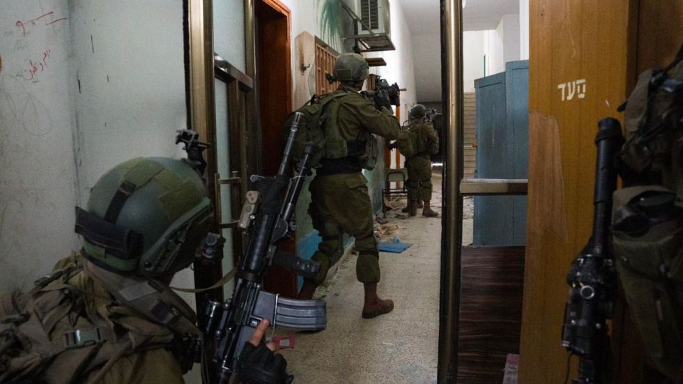 Israel afirma que ha detenido a casi 500 terroristas en el hospital Shifa de Gaza