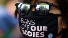 El Tribunal Supremo se inclina hacia no restringir el uso de la píldora abortiva en EEUU