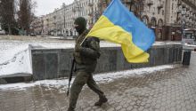 La región de Kiev construye fortificaciones y trincheras antitanque para proteger la capital de la ofensiva rusa