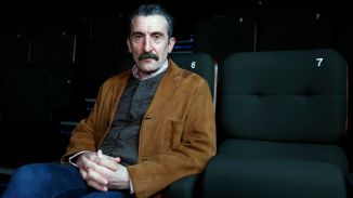 Luis Zahera, el 'duro' del cine español, 'abre el abanico' y logra ser otro en Pájaros