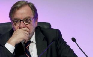 Cebrián acudirá a los tribunales por su destitución como presidente de honor de El País