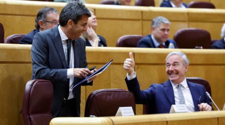 Azcón reprocha a Aragonès su 'enanez política'