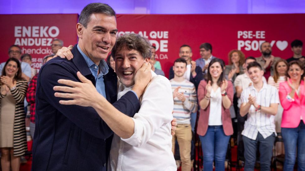 Sánchez reivindica la 'política limpia' del PSOE frente a las 'paladas de lodo' de Feijóo y Abascal