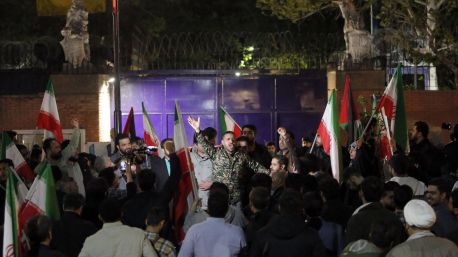 Irán da por concluido el ataque a Israel pero amenaza con una reacción 'más severa' si responde