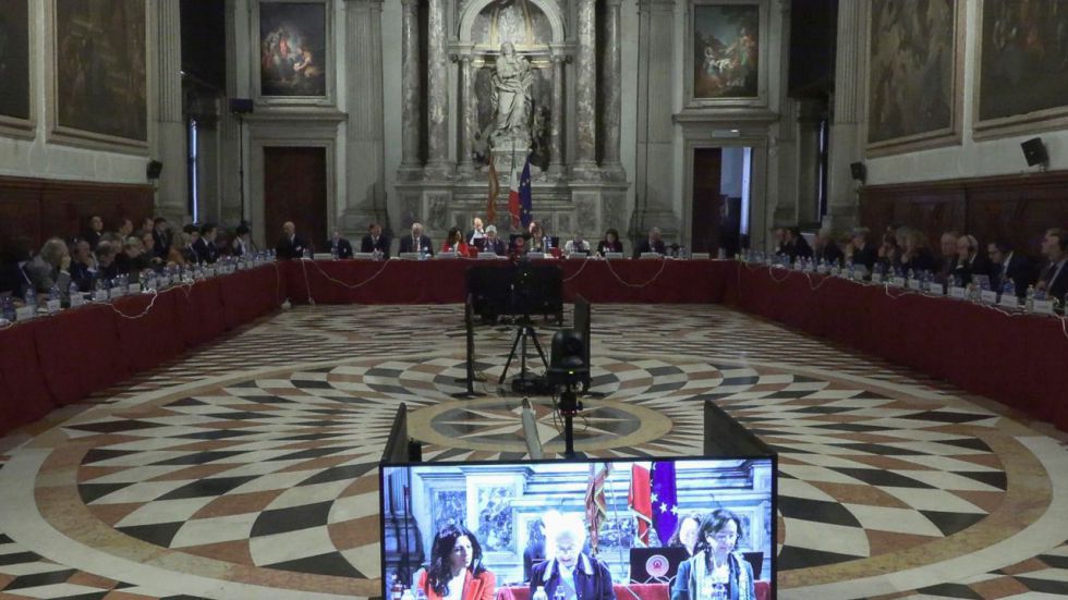 La Comisión de Venecia reitera sus críticas a la ley de amnistía por incluir el terrorismo