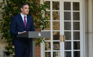 Asociaciones de periodistas critican el anuncio a puerta cerrada de Sánchez