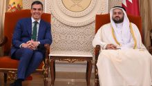 La Junta Electoral abre expediente a Sánchez por su apoyo a Illa en su visita a Doha