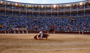 Una mansada de Alcurrucén enfría la expectación de la apertura en Madrid