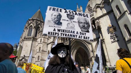 El Tribunal Superior de Londres permite a Assange un nuevo recurso contra su extradición
