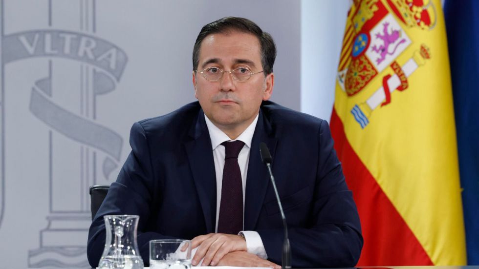 España retira definitivamente a su embajadora en Argentina