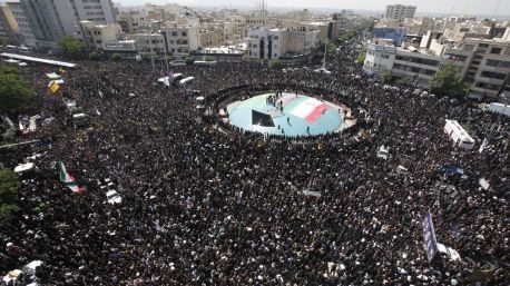 Irán despide al presidente Raisí en un multitudinario funeral