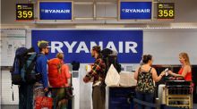 El Gobierno multa a Ryanair, Vueling, Easyjet, Volotea por cobrar el equipaje de mano