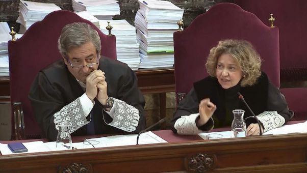 Choque frontal en el seno de la Fiscalía por la aplicación de la amnistía.