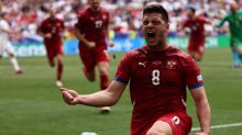 El exmadridista Jovic rescata a Serbia en la última jugada del partido