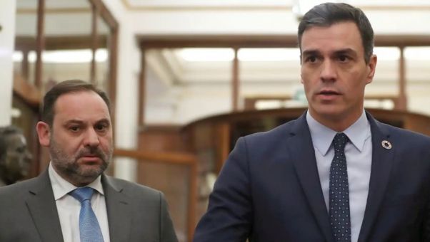 El presidente habría cesado al exministro poco después de que una empresa vinculada al empresario Víctor de Aldama le comprase un chalé de lujo.