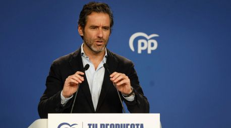 El PP critica que Begoña Gómez acudiese, imputada, al acto del anversario del Rey