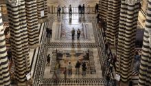 El duomo de Siena destapa su impresionante pavimiento: solo pasa dos veces al año