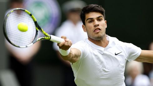 Wimbledon. Alcaraz supera su debut ante el rebelde Lajal