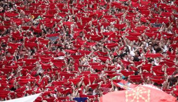 Así ha sido el espectacular chupinazo que da comienzo a los Sanfermines en Pamplona