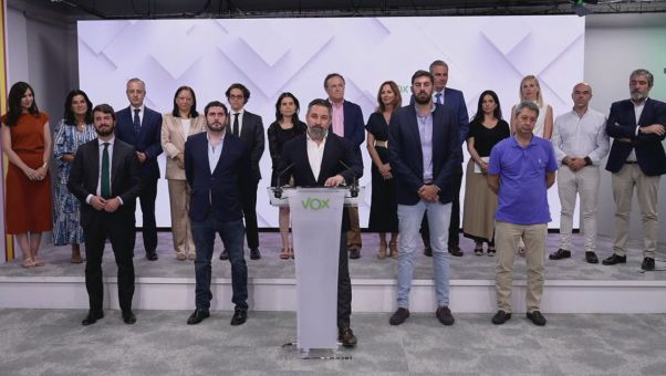 Tras una reunión de su comité ejecutivo, los vicepresidentes y consejeros de Vox anunciarán su dimisión y pasarán a la oposición.