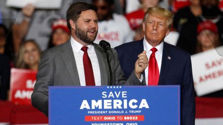 Trump elige al senador de Ohio J.D. Vance como su candidato a vicepresidente