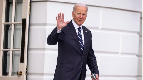 'Pasa la antorcha, Joe': grupos demócratas se unen a la rebelión contra Biden