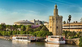 Muere un joven en Sevilla tras lanzarse desde un puente al Guadalquivir