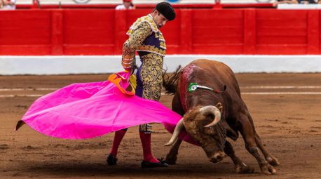 Crónica taurina en El Imparcial. Toros flojos en la quinta de Santander