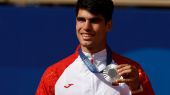 Alcaraz gana una plata para España tras una final épica ante Djokovic