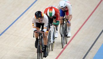 El español Albert Torres roza el bronce en el omnium de ciclismo; Thomas gana el oro