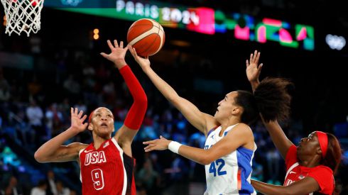 EEUU sufre ante Francia y afianza su dominio en el baloncesto femenino: octavo oro seguido