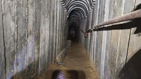 Ejército israelí desmantela un túnel de varios pisos y casi 3 kilómetros en centro de Gaza